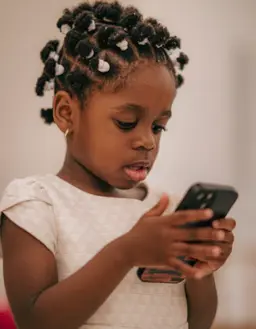 Tema de redação: MODELO ENEM - PROTEÇÃO DE CRIANÇAS E ADOLESCENTES - ECA DIGITAL