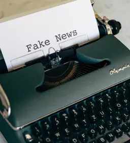 Tema de redação: EM - ARTIGO DE OPINIÃO - LETRAMENTO DIGITAL, FAKE E PÓS-VERDADE